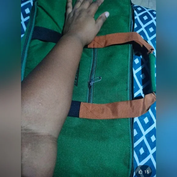 NEW Green Duffle Bag - Picture 9 of 13